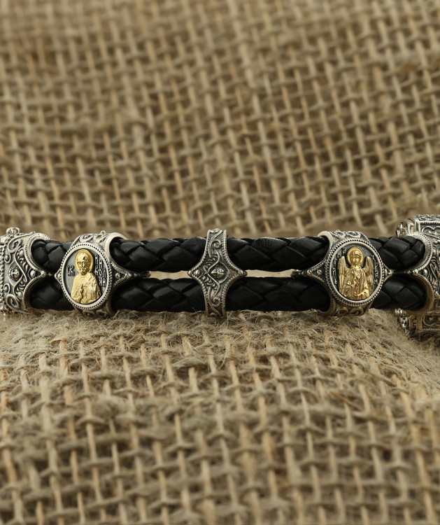 Браслет из серебра и золота c кожаным шнурком