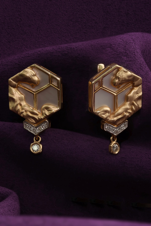 Серьги из золота c бриллиантами и перламутром