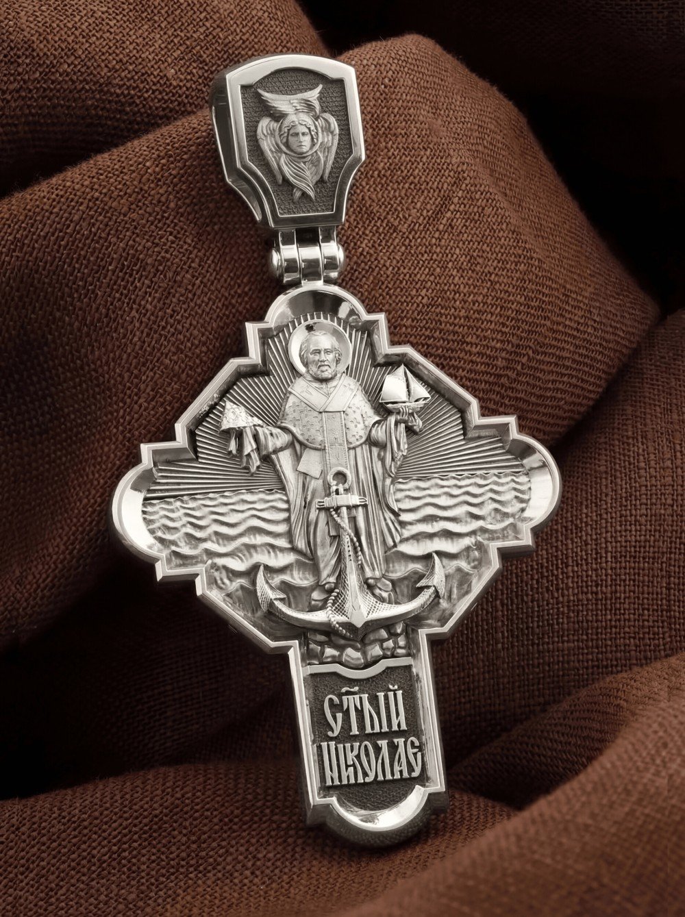 Крест из белого золота