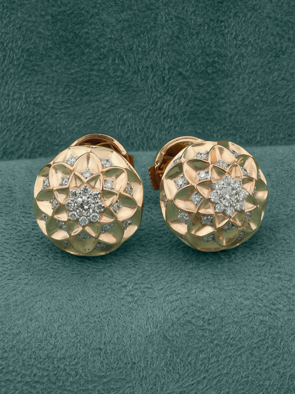 Серьги из золота c бриллиантами