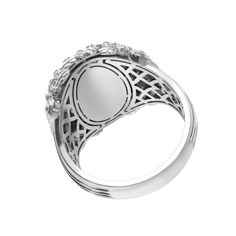 Кольцо из белого золота c бриллиантами и ониксом