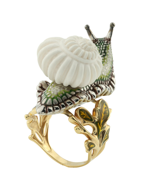 Кольцо из лимонного золота c эмалью и бивнем мамонта