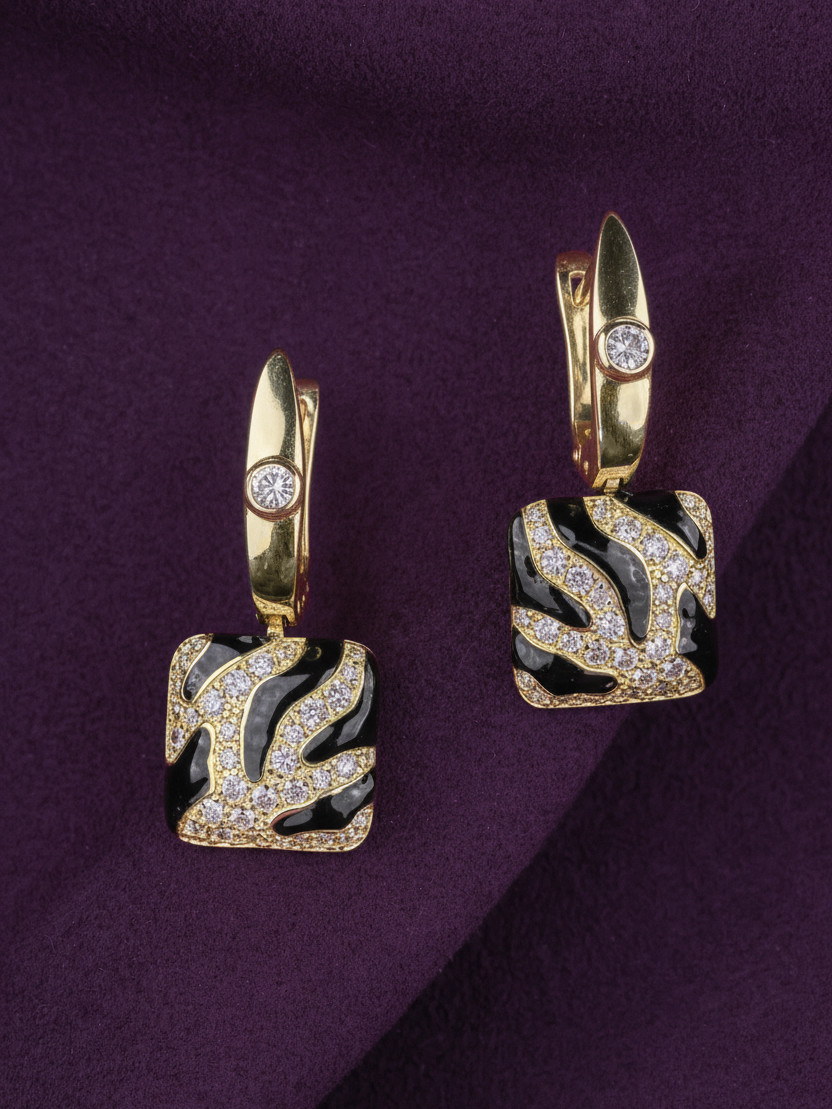 Серьги из лимонного золота c эмалью и бриллиантами