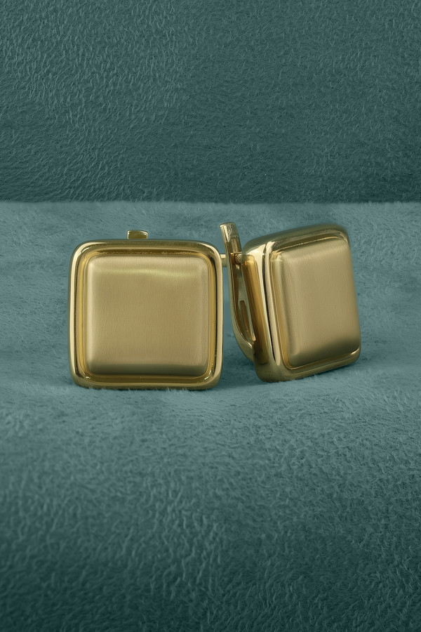 Серьги из лимонного золота