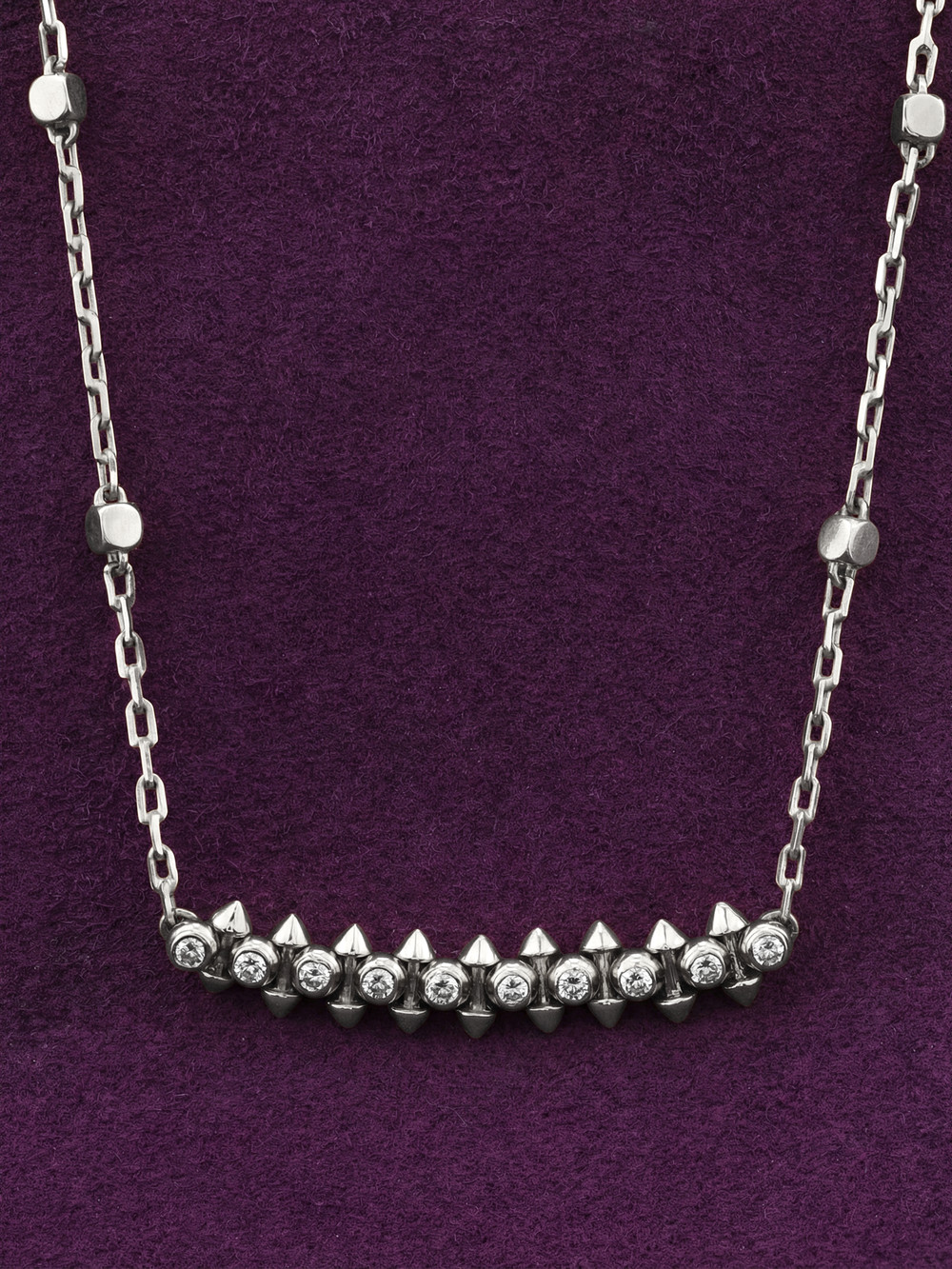 Колье из белого золота c бриллиантами