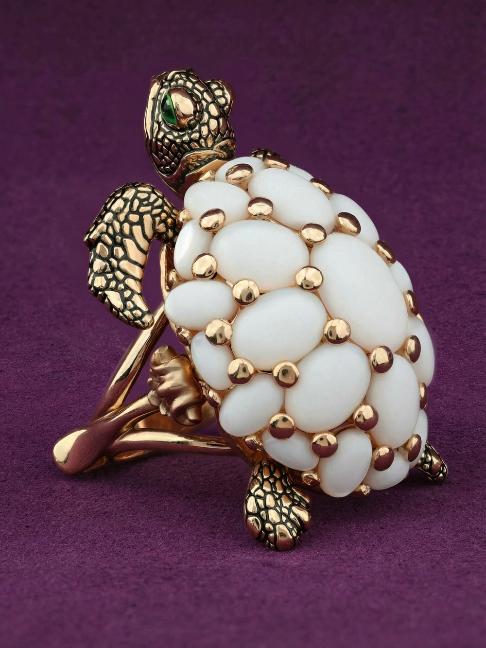 Кольцо из золота c эмалью и бивнем мамонта