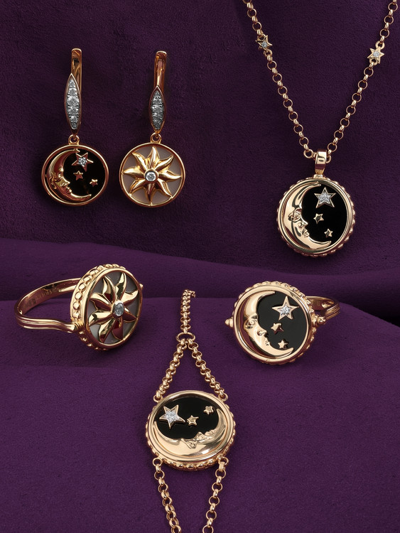 Браслет из золота c бриллиантами, ониксом и перламутром