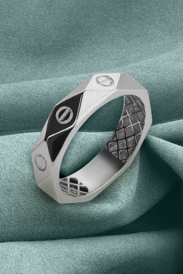 Кольцо из белого золота