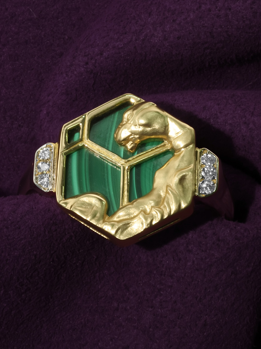 Кольцо из лимонного золота c бриллиантами и малахитом