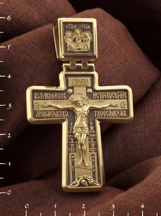 Крест из лимонного золота