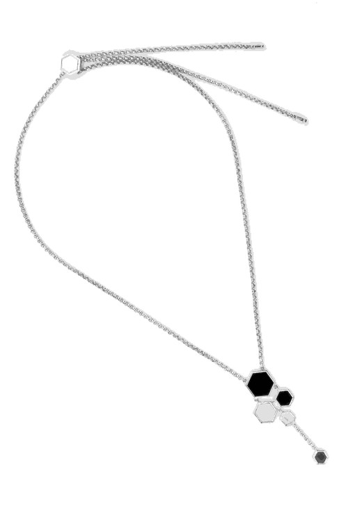 Колье из белого золота c ониксом и перламутром