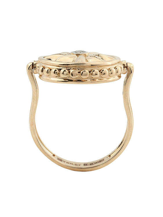 Кольцо из золота c бриллиантами, ониксом и перламутром