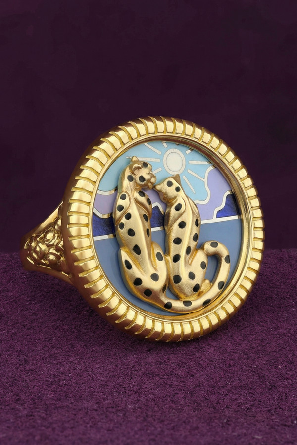 Кольцо из лимонного золота c эмалью