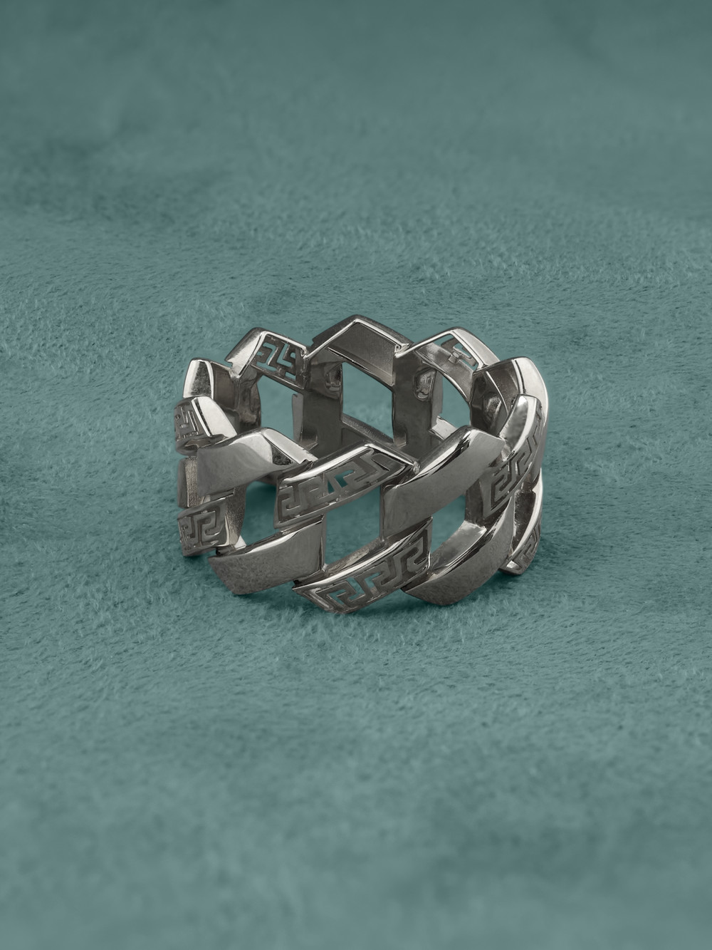 Кольцо из белого золота