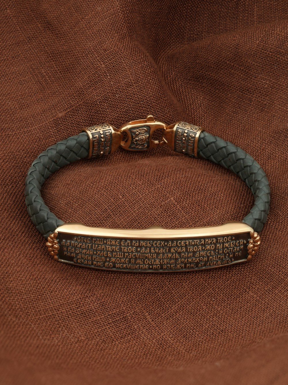 Браслет из золота c кожаным шнурком