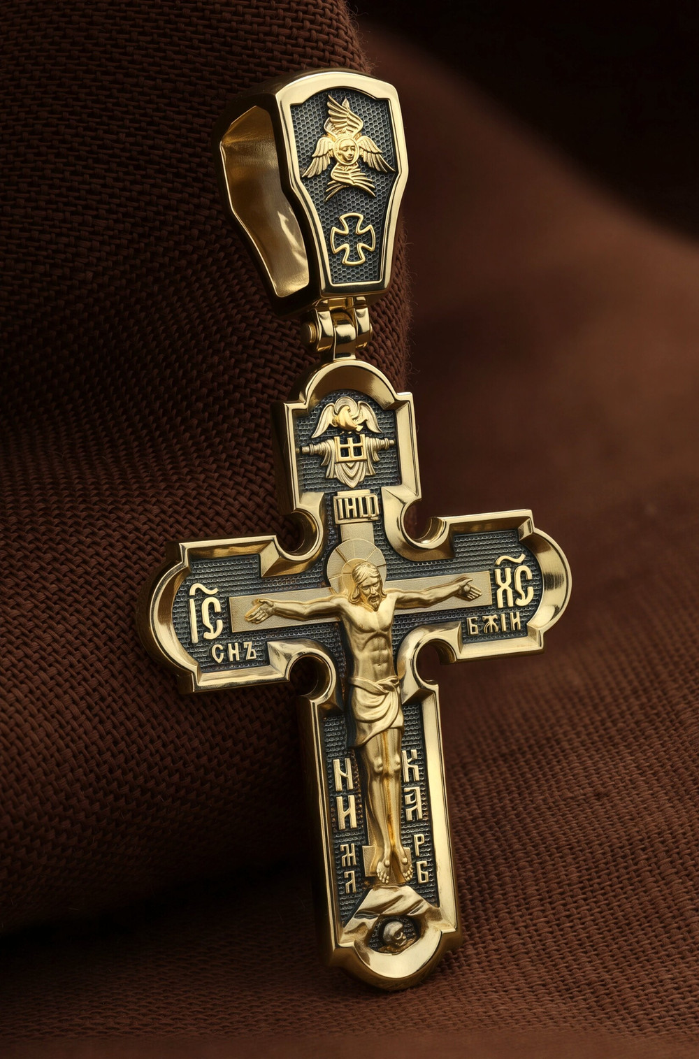 Крест из лимонного золота