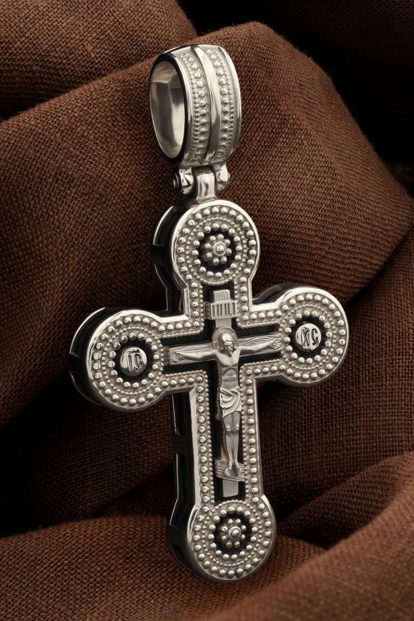 Крест из белого золота c эбеновым деревом