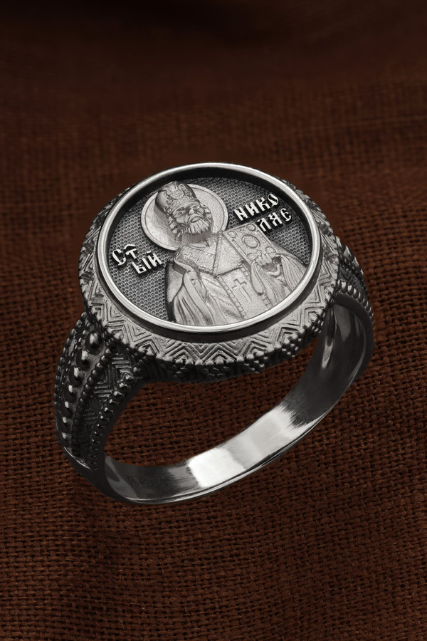 Кольцо из белого золота