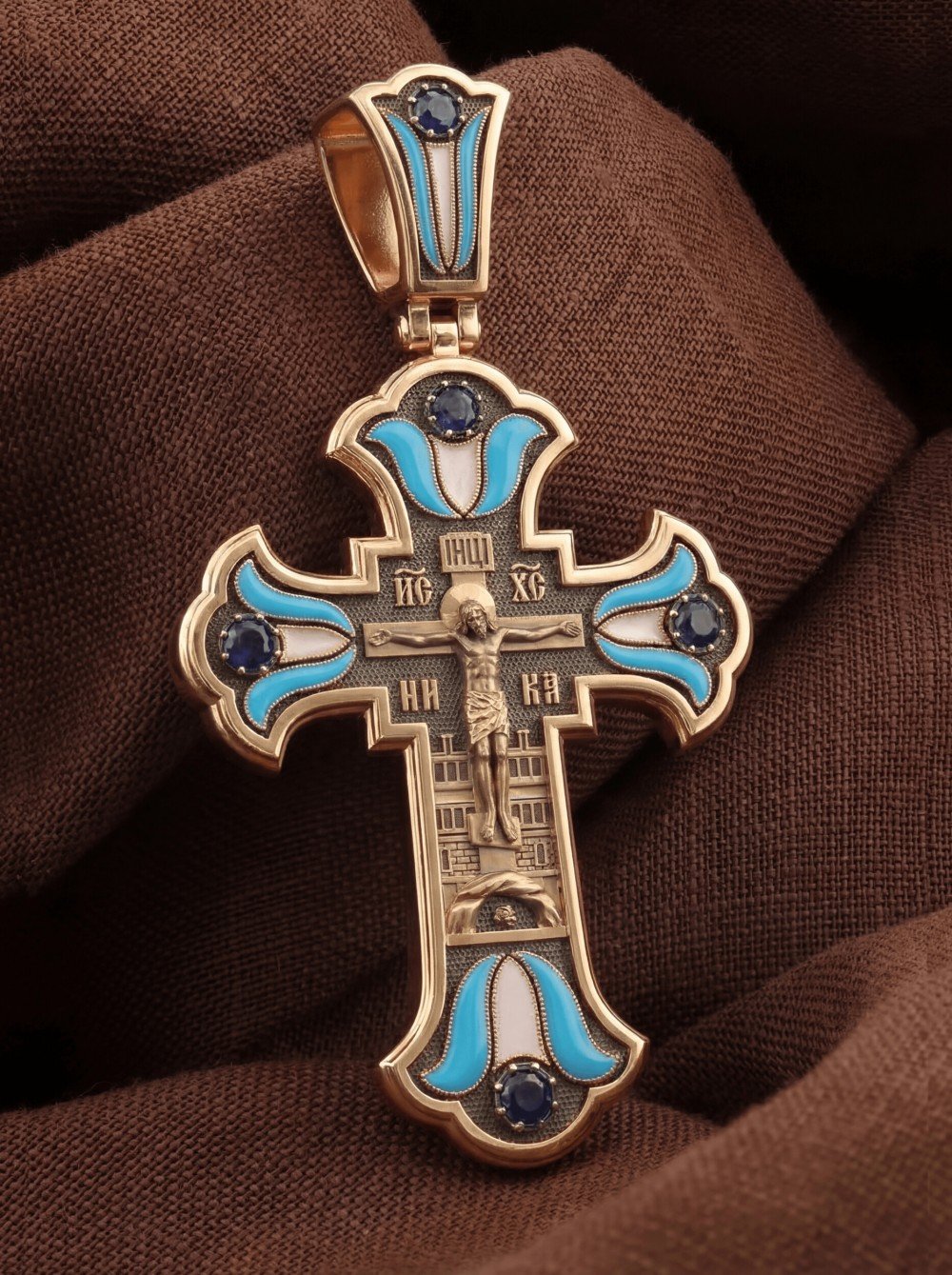 Крест из золота c эмалью и сапфиром