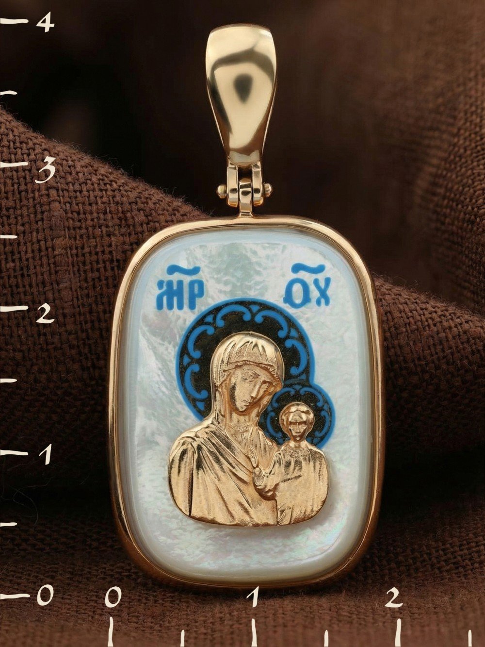 Образок из золота c эмалью и перламутром