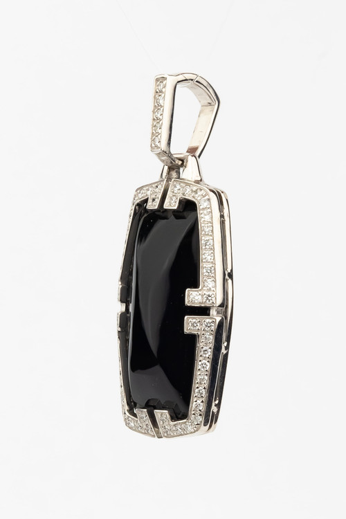 Подвеска из белого золота c бриллиантами, рубином и ониксом