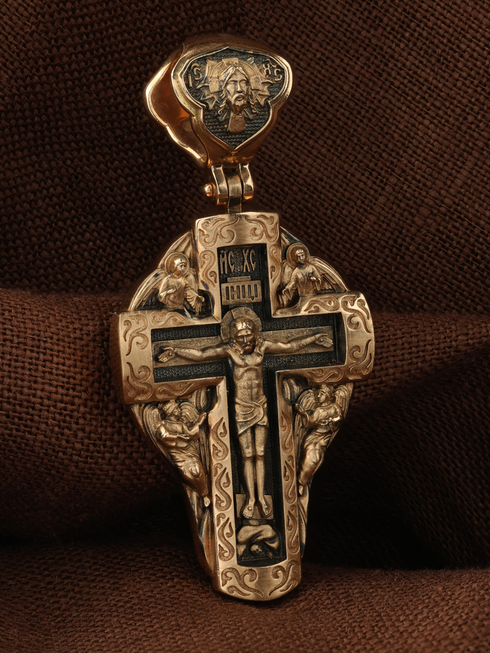 Крест из золота