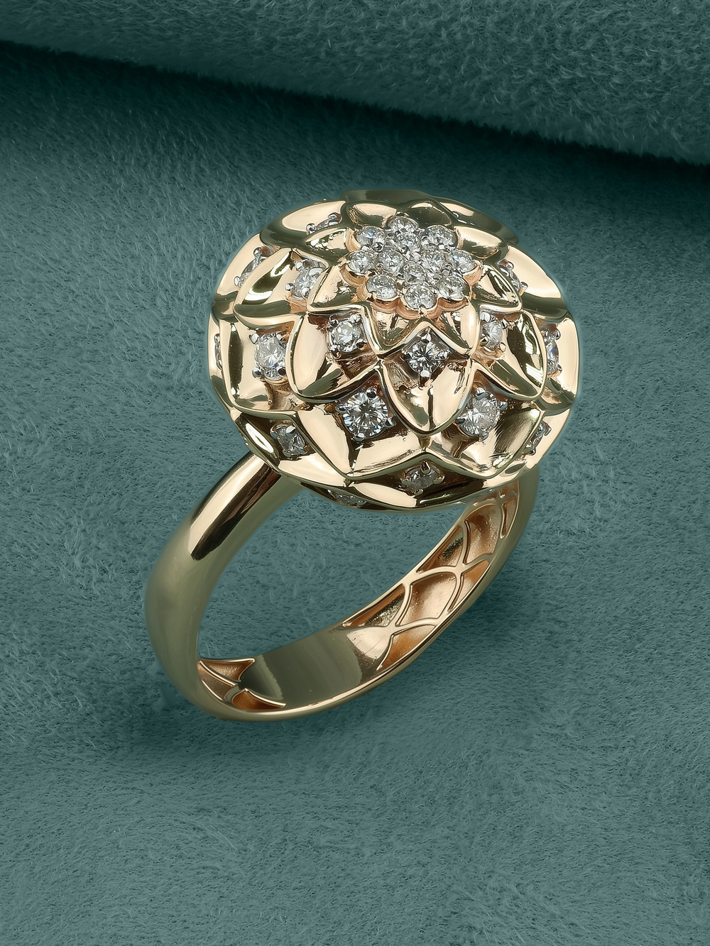 Кольцо из золота c бриллиантами