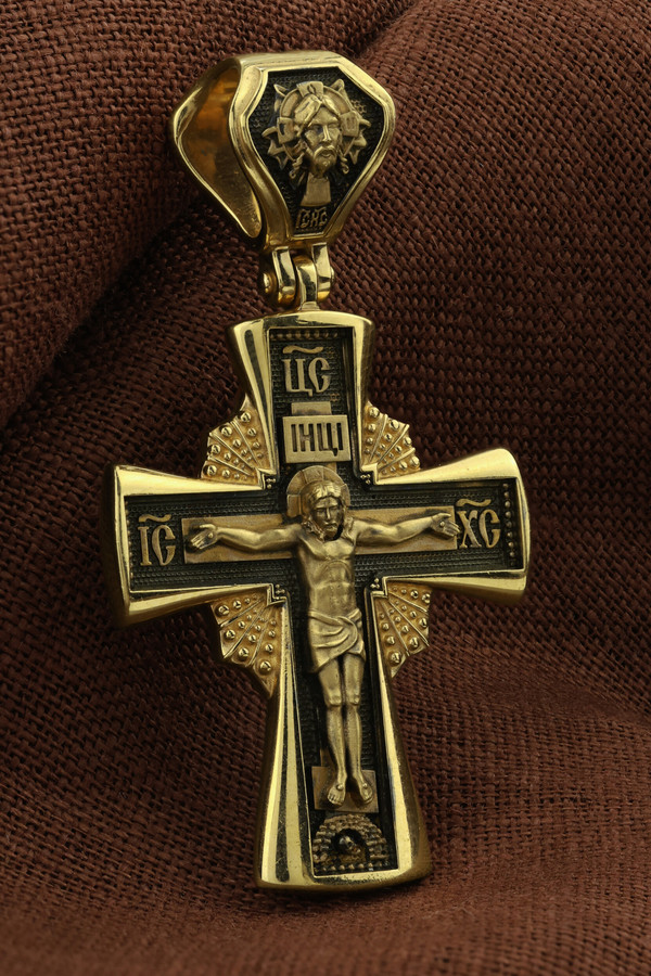 Крест из лимонного золота