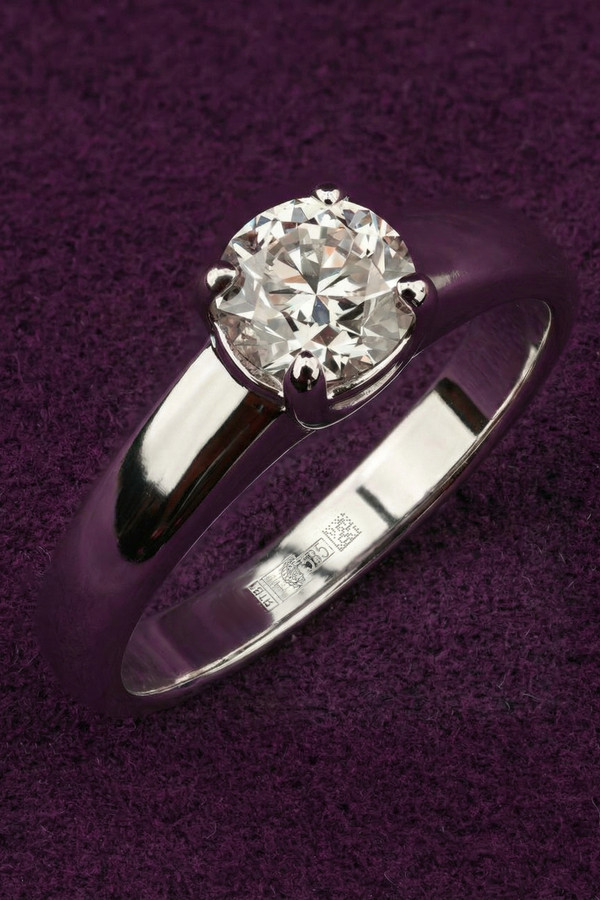 Кольцо из белого золота c бриллиантами