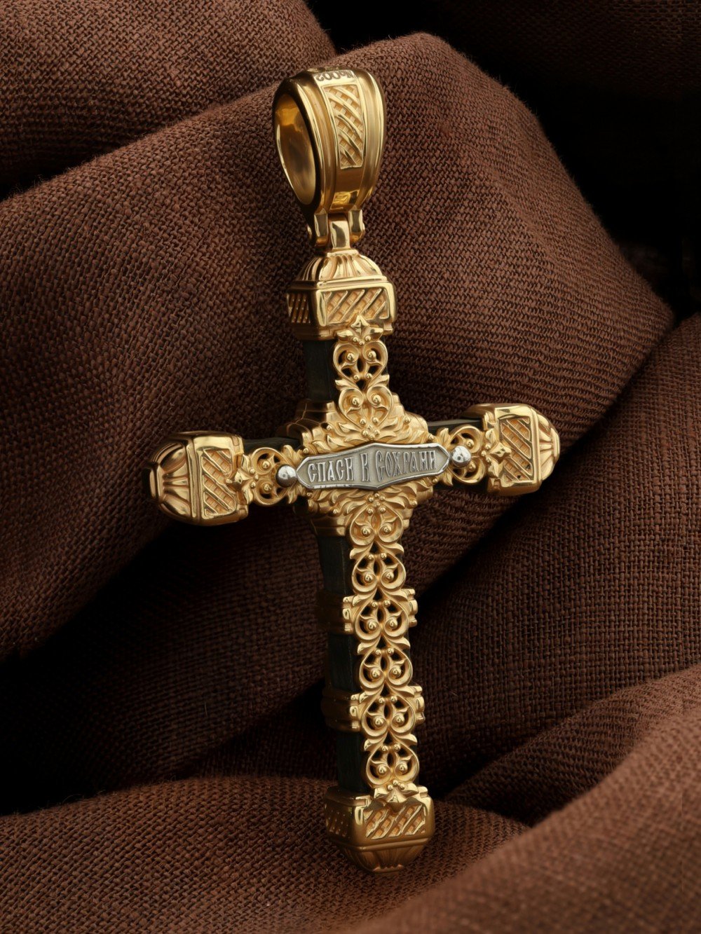 Крест из лимонного золота c эбеновым деревом