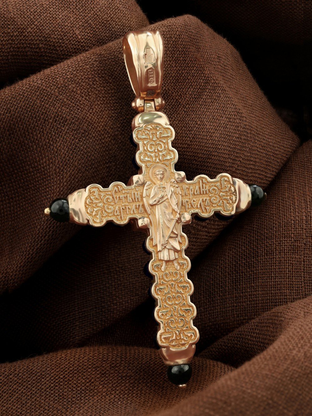 Крест из золота c ониксом