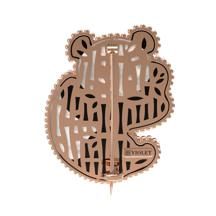 Брошь из золота c эмалью, ониксом и перламутром