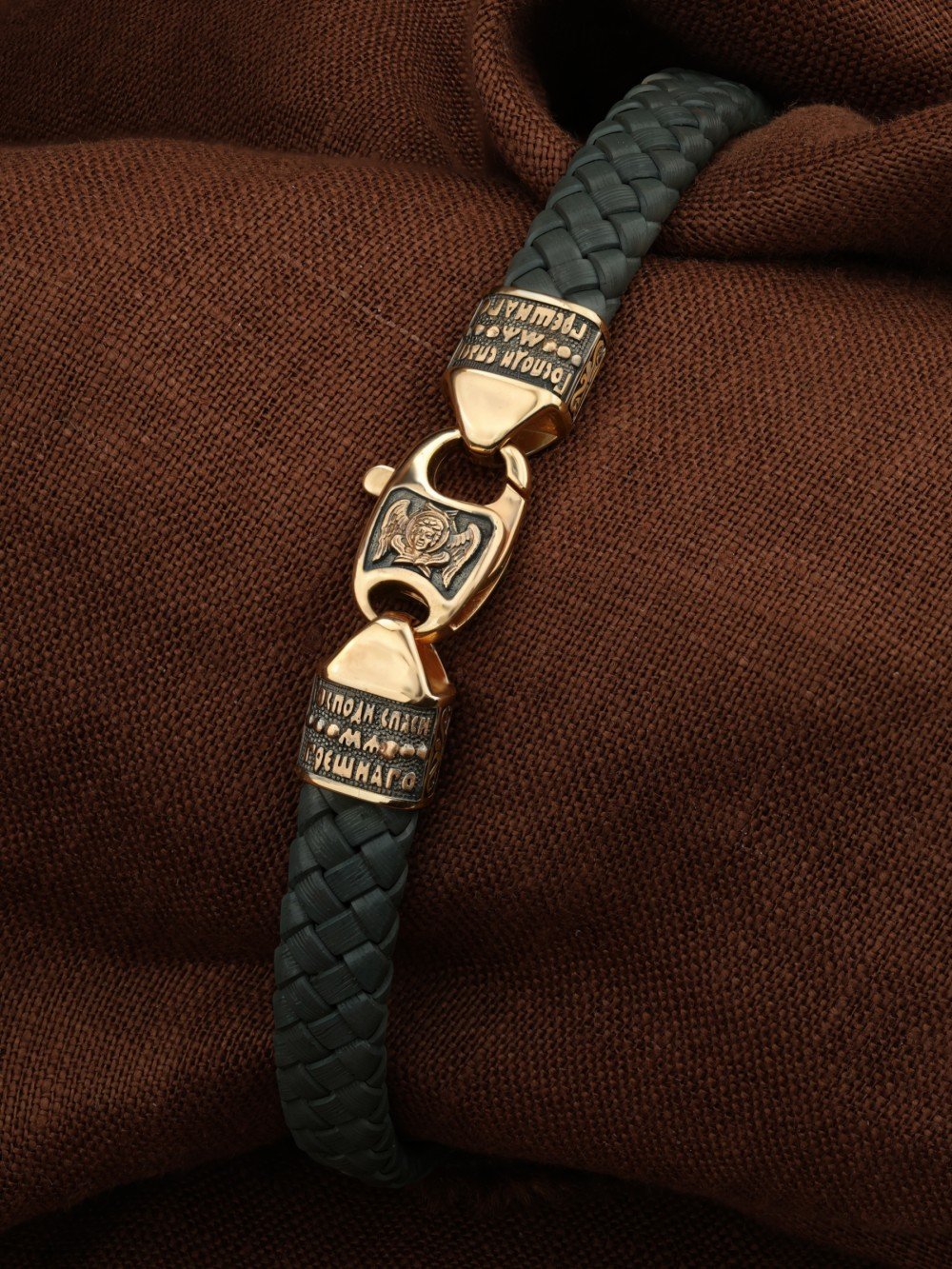 Браслет из золота c кожаным шнурком