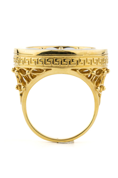 Кольцо из лимонного золота c эмалью и перламутром