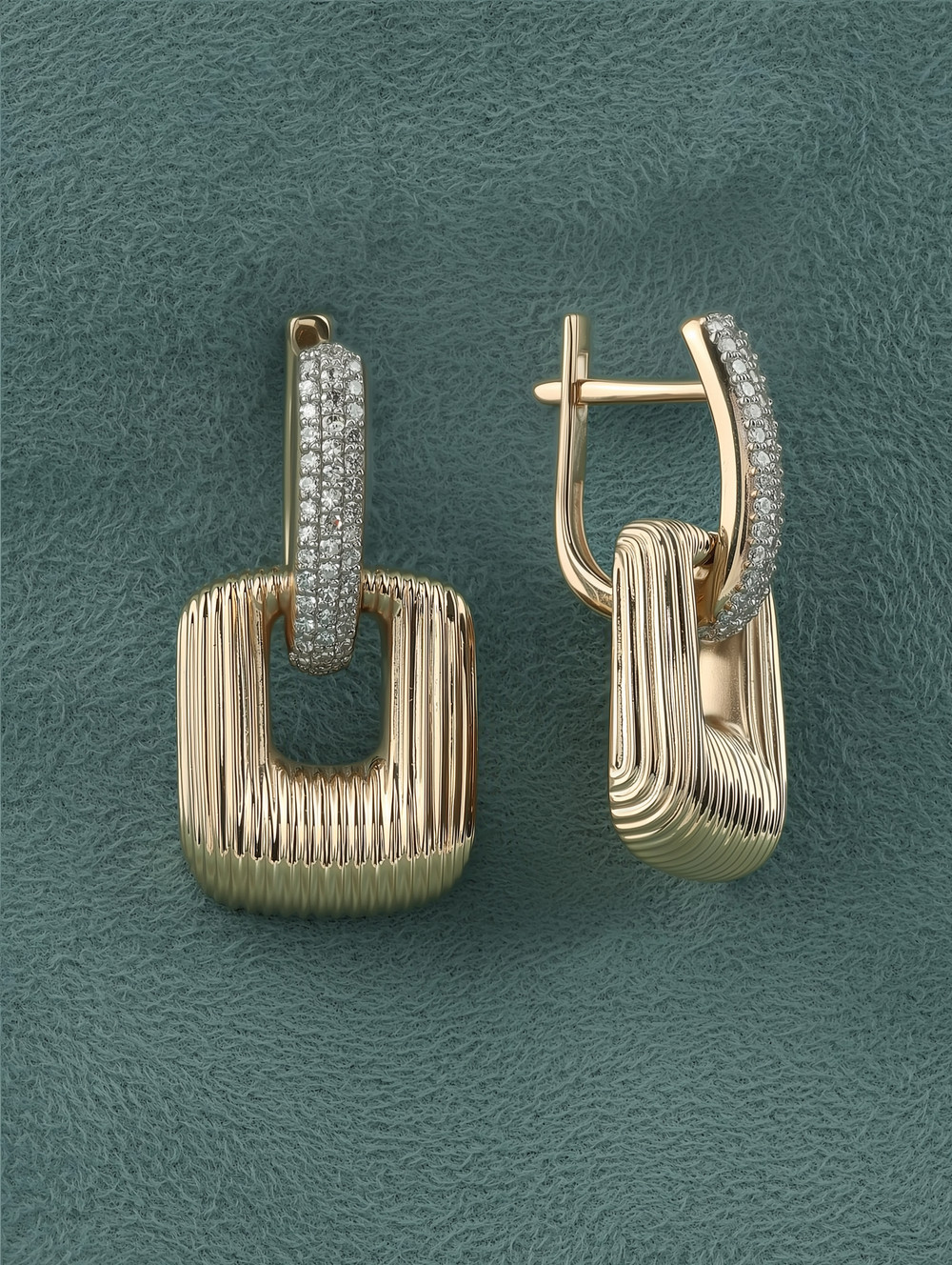 Серьги из золота c бриллиантами