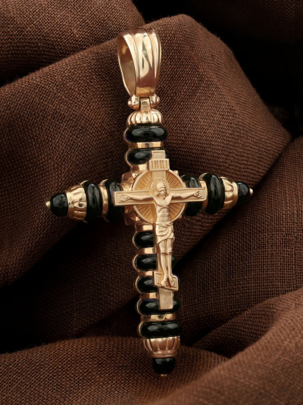 Крест из золота c ониксом