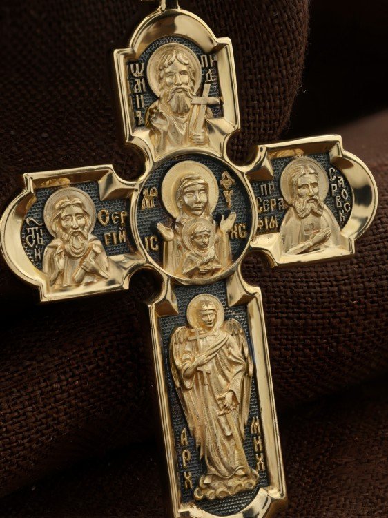 Крест из лимонного золота