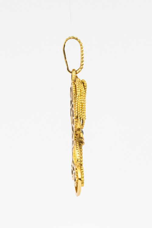 Подвеска из лимонного золота c эмалью и тигровым глазом