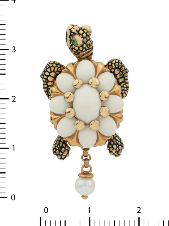 Подвеска из золота c эмалью, жемчугом и бивнем мамонта