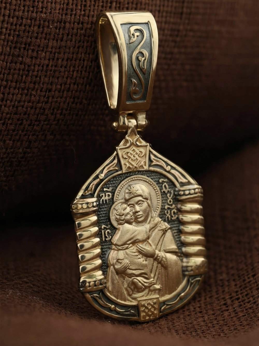 Образок из лимонного золота