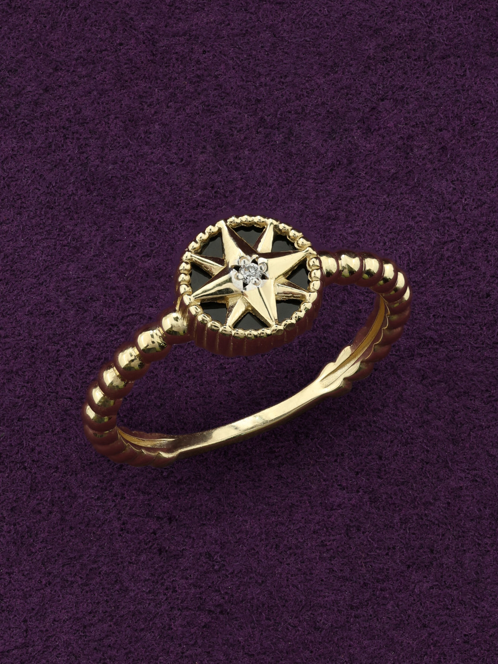 Кольцо из лимонного золота c бриллиантами и ониксом