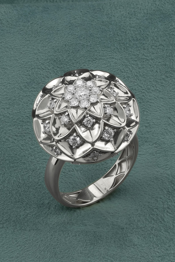 Кольцо из белого золота c бриллиантами