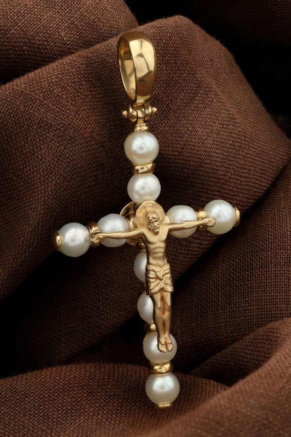 Крест из лимонного золота c жемчугом