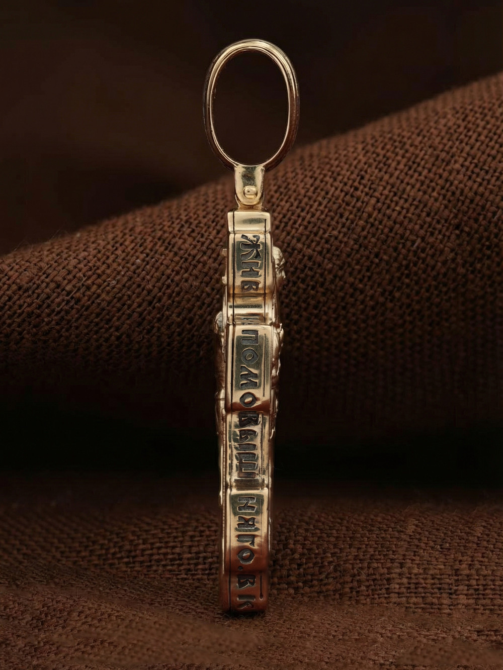 Крест из золота