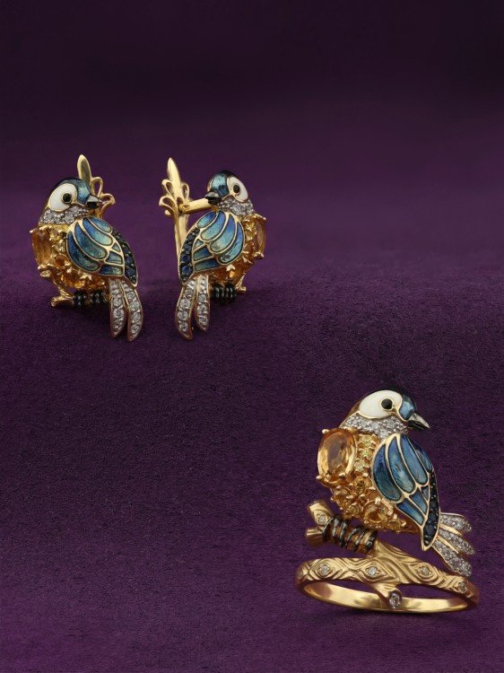 Серьги из лимонного золота c эмалью, фианитом, цитрином и сапфиром