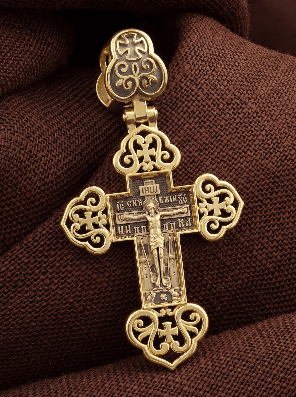 Крест из лимонного золота