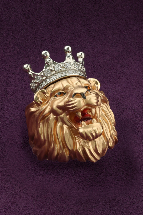 Кольцо из золота c эмалью и бриллиантами