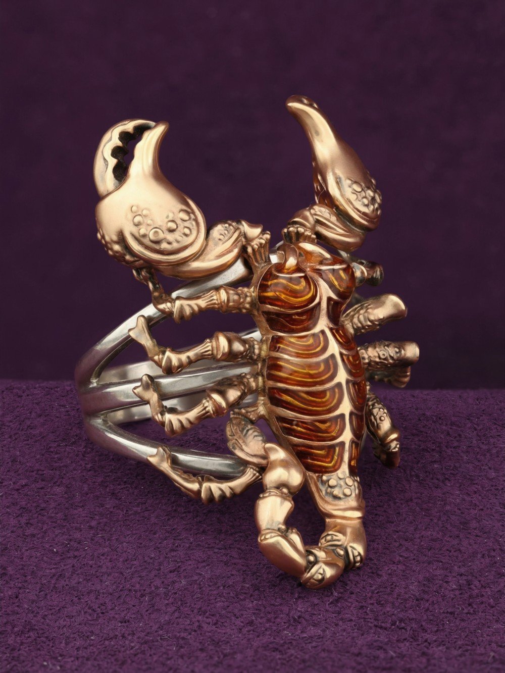 Кольцо из золота c эмалью