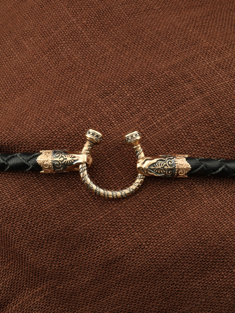 Гайтан из золота c кожаным шнурком