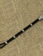 Браслет из серебра 925 пробы и золота 585 пробы c ониксом и шёлковым шнурком